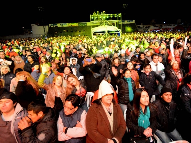 impresionante-convocatoria-de-la-familia-jujena-en-el-festival_20631