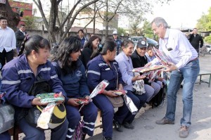 agasajo-a-madres-de-higiene-urbana-2