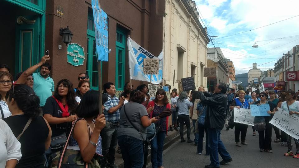 docentes marchan jujuy