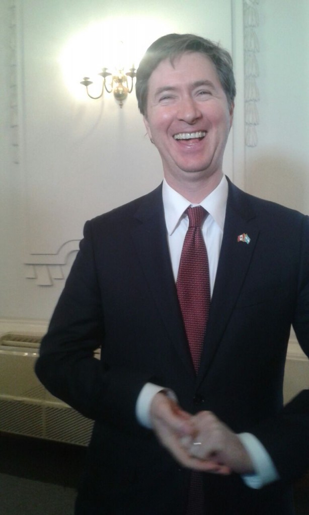 Embajador canada Robert Fry