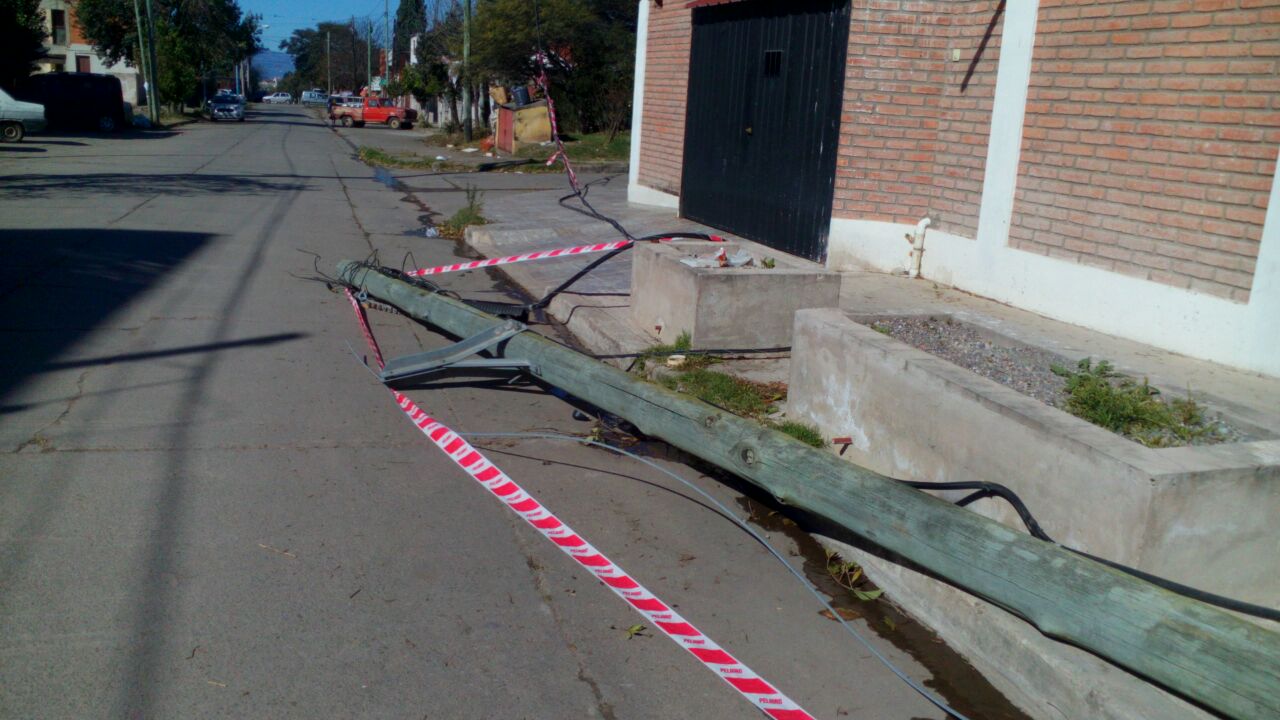 muy mal cables tirados