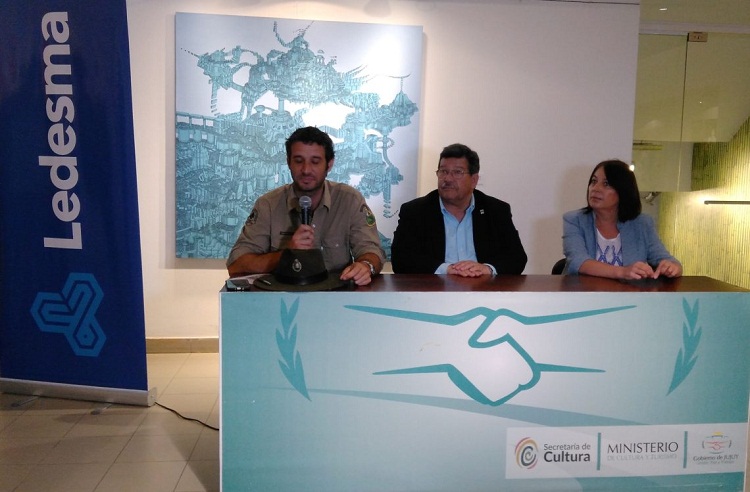 Conf-press-2-1140x749