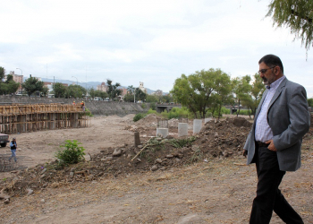 Avance de obras de pavimento de hormigón en diferentes barrios