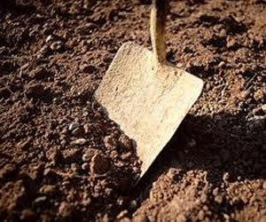 Bolivia: Hombre acusado de brujería es enterrado vivo