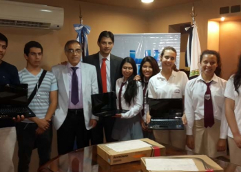 El IVUJ  entregó premios a estudiantes jujeños