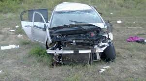 Interior: Hombre muere tras volcar su automovil