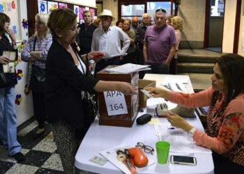 Uruguay define a su próximo presidente en el ballottage