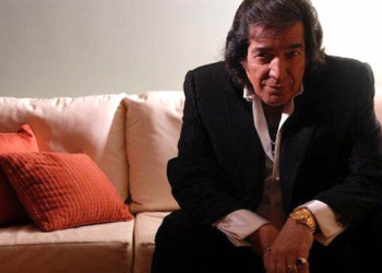 Cacho Castaña en las manos de Dios