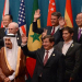 Axel Kicillof saludó con la "V" de la victoria en la foto de familia de la cumbre del G-20