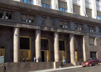 El Gobierno tomará hoy al menos U$S 500 millones en deuda pública