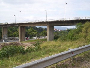 PUENTE PARAGUAY:  LESIONADA AL SER EMBESTIDA POR UNA MOTO