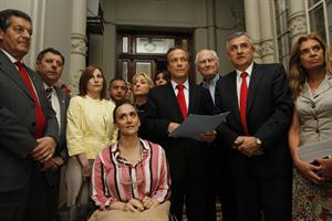 El kirchnerismo denunció por "sedición" a un grupo de senadores opositores