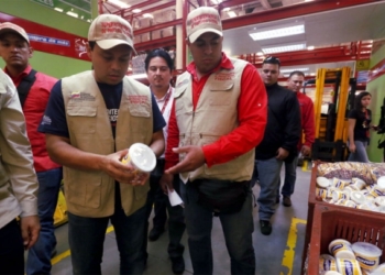 Maduro saldrá a "garantizar navidades felices" con miles de inspectores