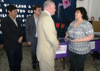 Escuela de Monterrico recibió donaciones de Jenefes