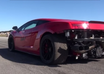 videos virales: lamborghini pierde el control y termina en el agua