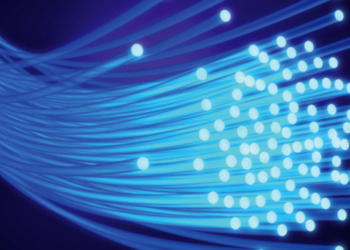 ¿Estaba Einstein equivocado? Descubren que la velocidad de luz es variable