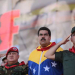 Maduro denuncia un golpe y arresta a militares en actividad