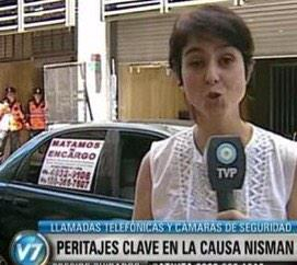 Furor en redes sociales por cartel que apareció en tv pública