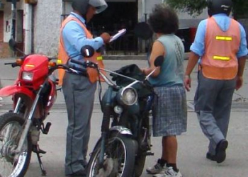 Controles de transito en los accesos al Bº Alto Comedero