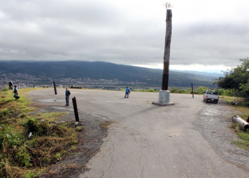 Acondicionamiento del camino a la Cruz del Cerro Las Rosas