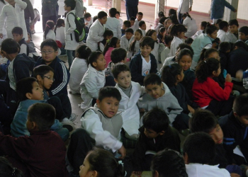 Información sobre la historia urbana y arquitectónica de la ciudad a la comunidad educativa