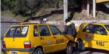 Ahora los taxis amarillos amenazan con paralizar la ciudad
