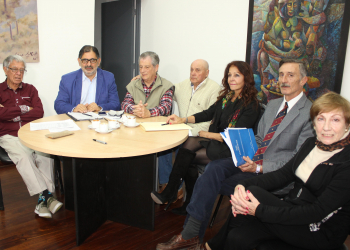 Jurados avanzan en la elección de  los premios San Salvador