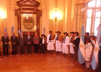 Entrega de la Bandera de la Libertad Civil en Casa de Gobierno