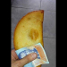 Emblema de la devaluación: los billetes de 2 bolívares sirven de servilletas