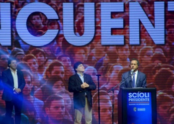 Scioli festejó con un sabor amargo:  no pudo evitar el ballotage