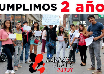 "Abrazos Gratis" cumple dos años