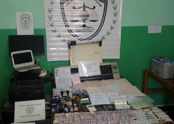 DETUVIERON A FALSIFICADORES DE DOCUMENTOS PÚBLICOS APÓCRIFOS