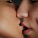 En el día internacional del beso conoce tips para besar bien