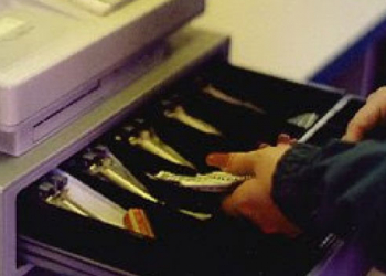 DOS  SALTEÑOS  INTENTARON ROBAR  UNA CAJA REGISTRADORA