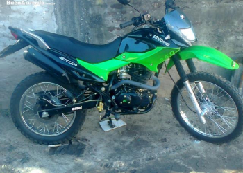 DEMORADOS Y SECUESTRARON MOTO EN BARRIO CUYAYA