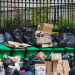 París, bajo una montaña de basura y sin transportes por una huelga