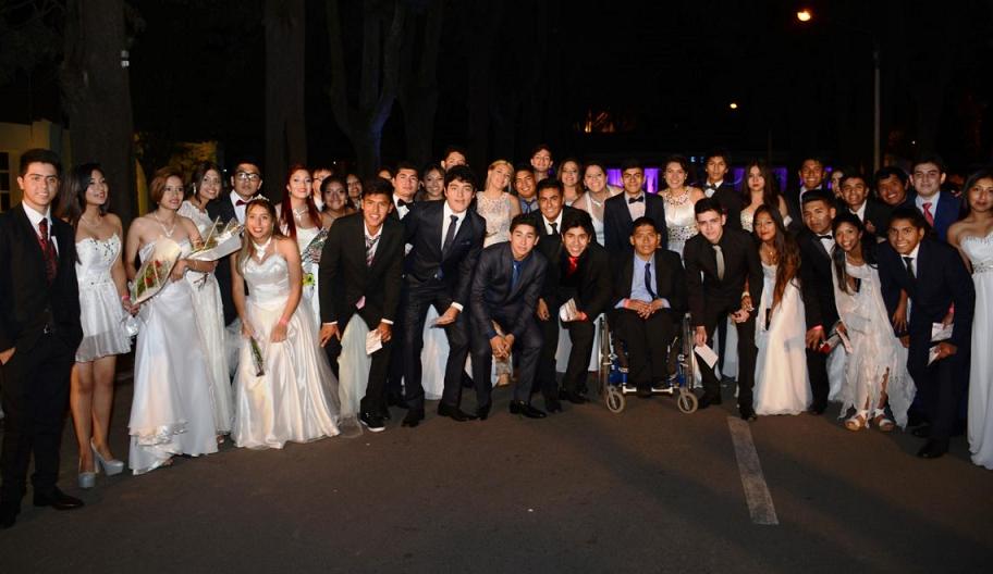 Más de 4 mil estudiantes disfrutaron su Cena Blanca 2016