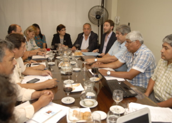 Paritaria Docente: El Gobierno provincial presentó la oferta salarial a los gremios