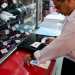 Los comercios etiquetan los precios al contado y remiten a consultar planes de financiación