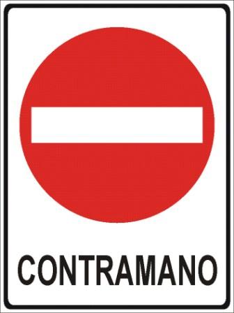Circulaba de contramano con su moto por calle San Martin y quedo detenido