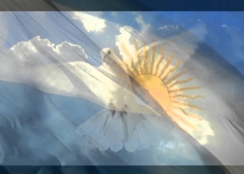 ¡Tu la más noble, la más gloriosa y santa. El firmamento su color te dio!