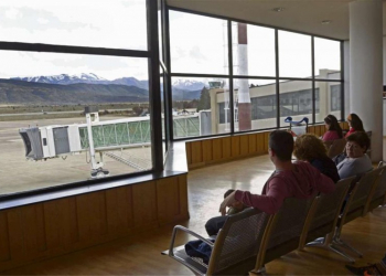 Cancelan 20 vuelos en Bariloche porque se averió la única autobomba operativa