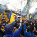 Los hinchas de Boca despidieron al equipo con un banderazo en la previa del Superclásico