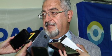 Ministro de Salud: "Habra una prorroga de los contratos hasta marzo"