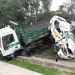 Accidente reduce remis a chatarra