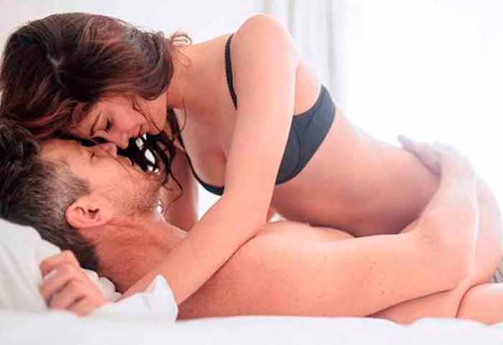 4 poses sexuales para quienes sufren dolores de espalda