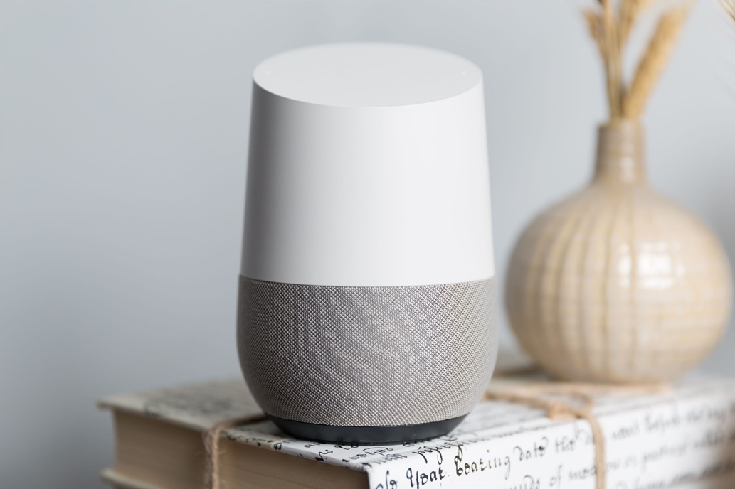 Google Home comienza a hablar español, aunque todavía le falta aprender
