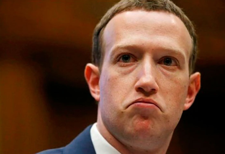 Inversores de Facebook planean destituir a Mark Zuckerberg