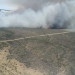Trabajan más de 50 bomberos  para extinguirlo