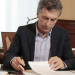 Mauricio Macri firma el decreto por el bono de fin de año